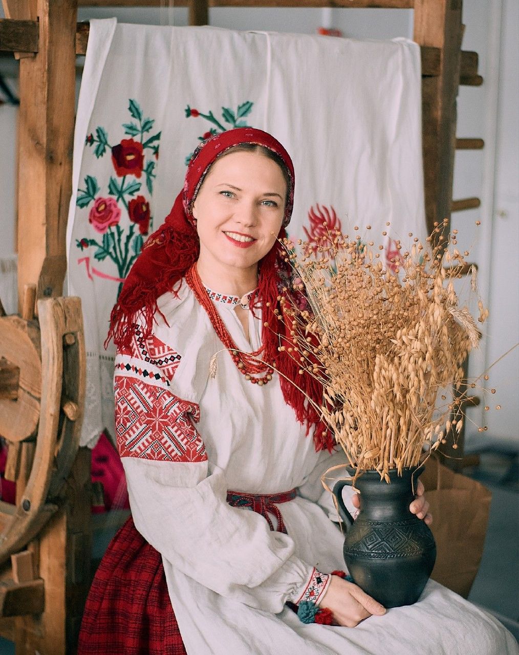 Women in Slavic costumes in Lodz