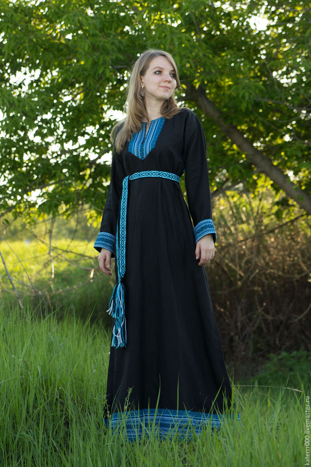 Women in Slavic costumes in Lodz