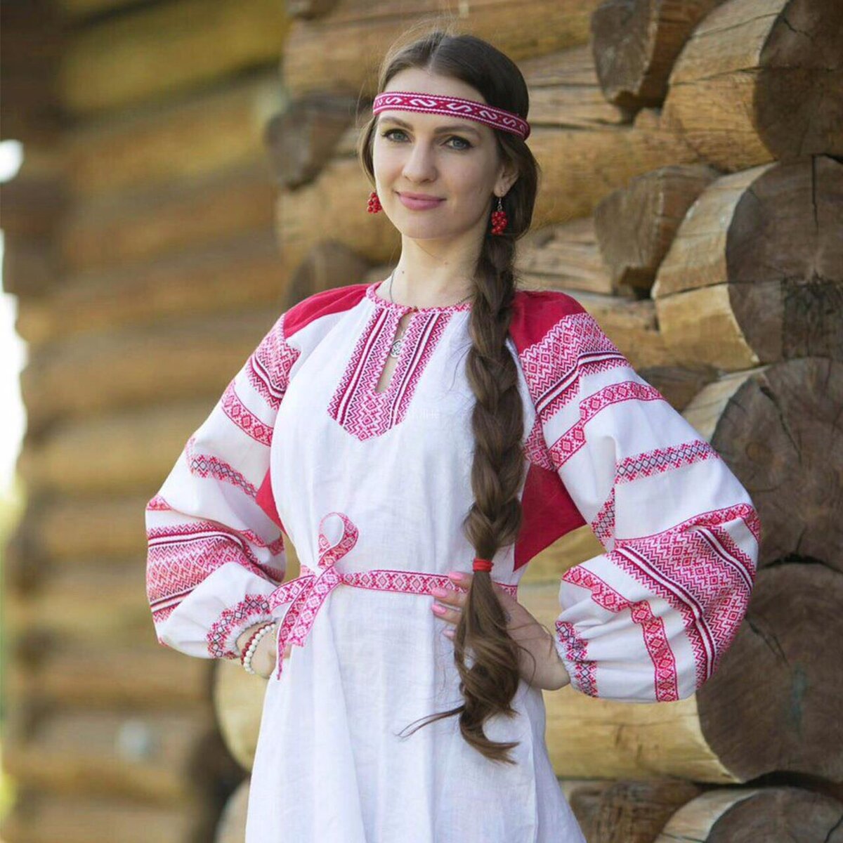 Girls in Slavic costumes in Lodz