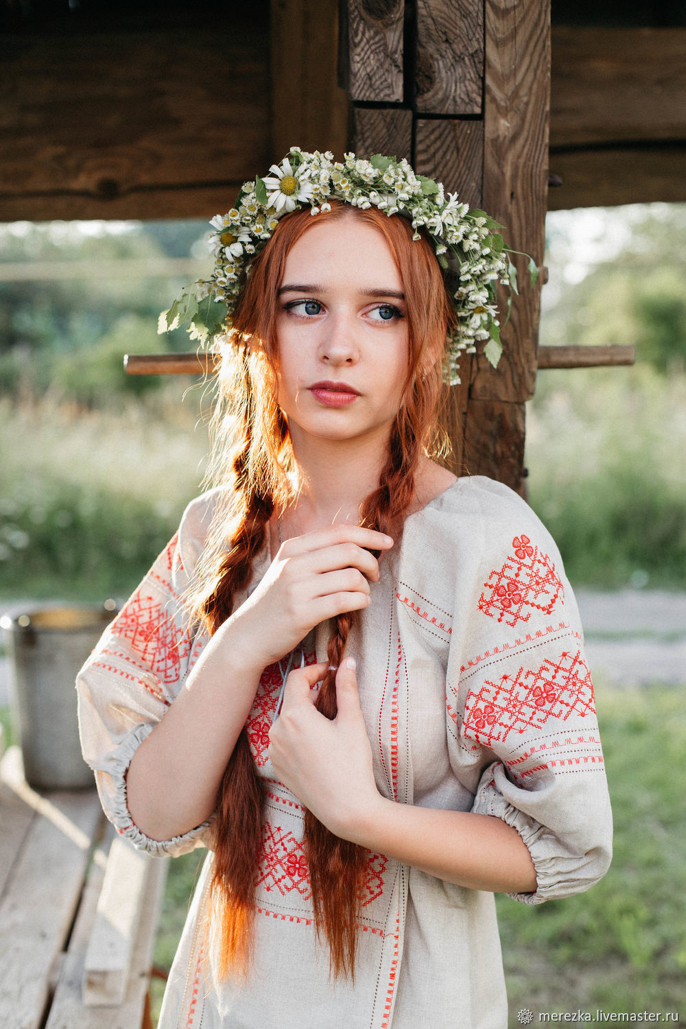 Girls in Slavic costumes in Lodz