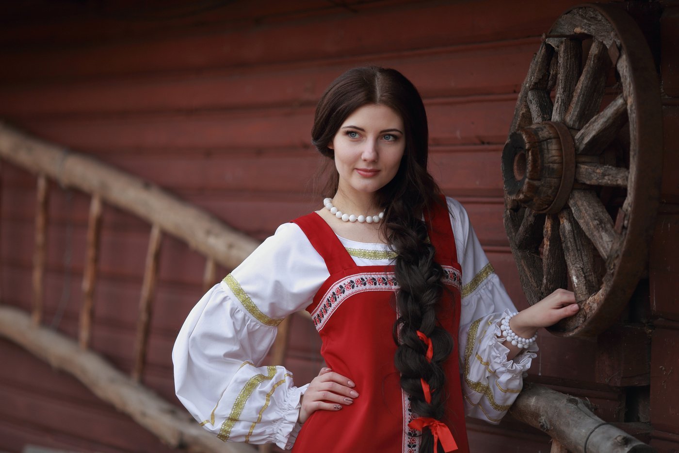 Girls in Slavic costumes in Lodz